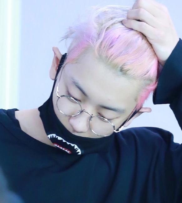 灿烈染过几种颜色的头发,灿烈齐刘海发型