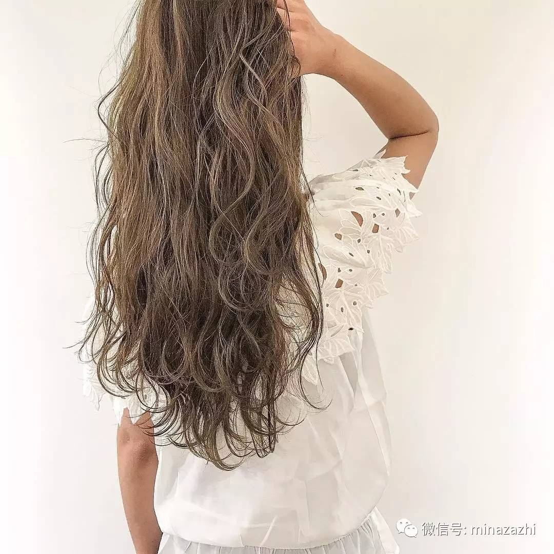 2022年最流行的发型长直发瓜子脸,2021年最流行的高颧骨发型中长发