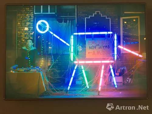 「带你看展览」街头、酒吧、工地…………没空间，大尾象是这样做展览的