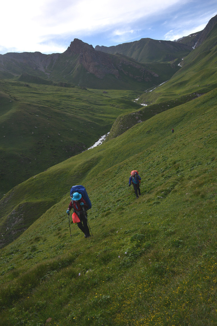 行者无疆-6月乌孙，漂洋过海为圣湖，翻山越岭因初心
