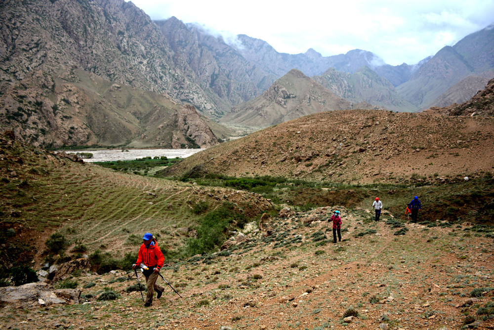 行者无疆-6月乌孙，漂洋过海为圣湖，翻山越岭因初心