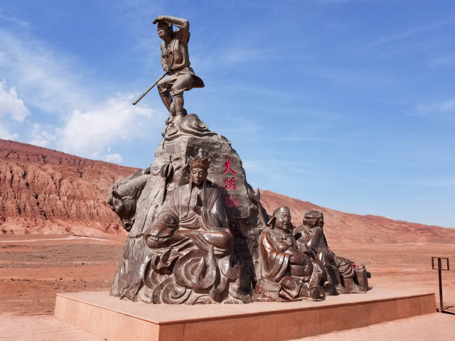 还记得那群到中国最北边境搞事情的小编么？他们……