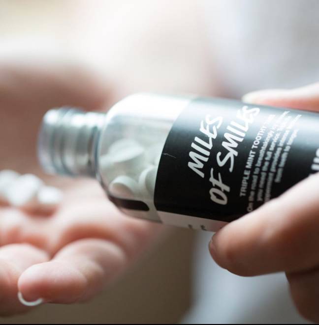 出去旅行行李箱里要装些什么小孩,小学生暑假旅游怎么装行李箱