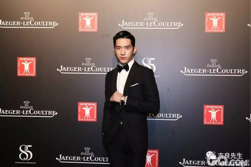 优衣库2023代言人现在是谁,优衣库代言人井柏然代言的外套