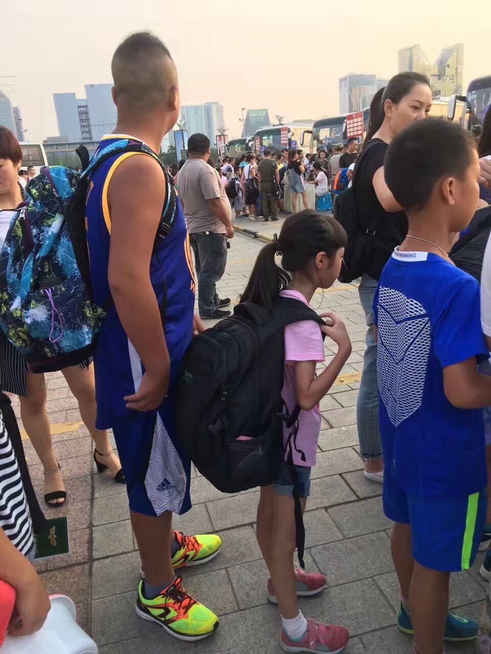 军事夏令营人少好吗,青少年军事夏令营真的有用么