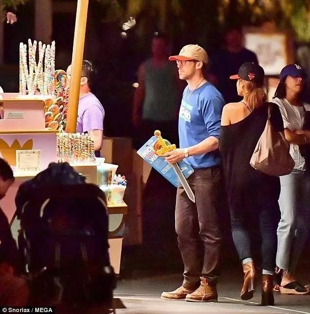 去夏威夷穿什么衬衫好呢,穿夏威夷衬衫走南宁