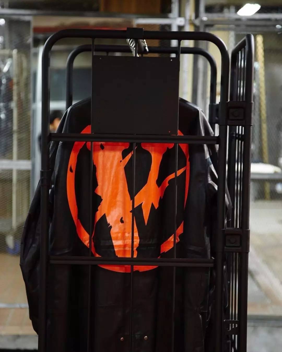 橙色大V+小闪电保你炸街没商量｜型不型