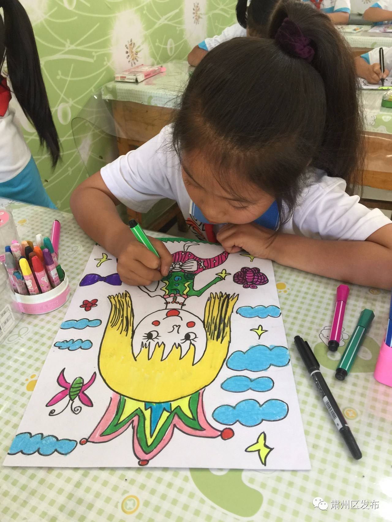 体育剪纸图片踢足球,关于踢足球的剪纸视频