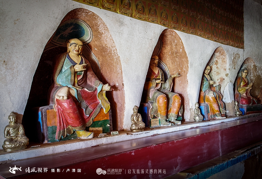 在马蹄寺三十三天点燃一盏心灯