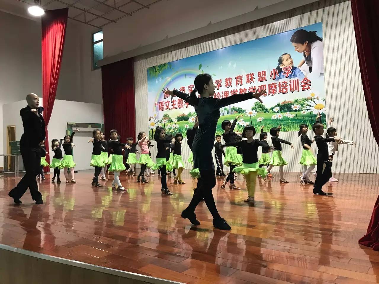 培根铸魂育新人廉洁从教守初心,办学理念培根铸魂启智润心