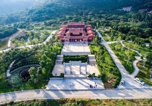 家在岁月变迁中的变化,家乡在不经意间变得越来越美