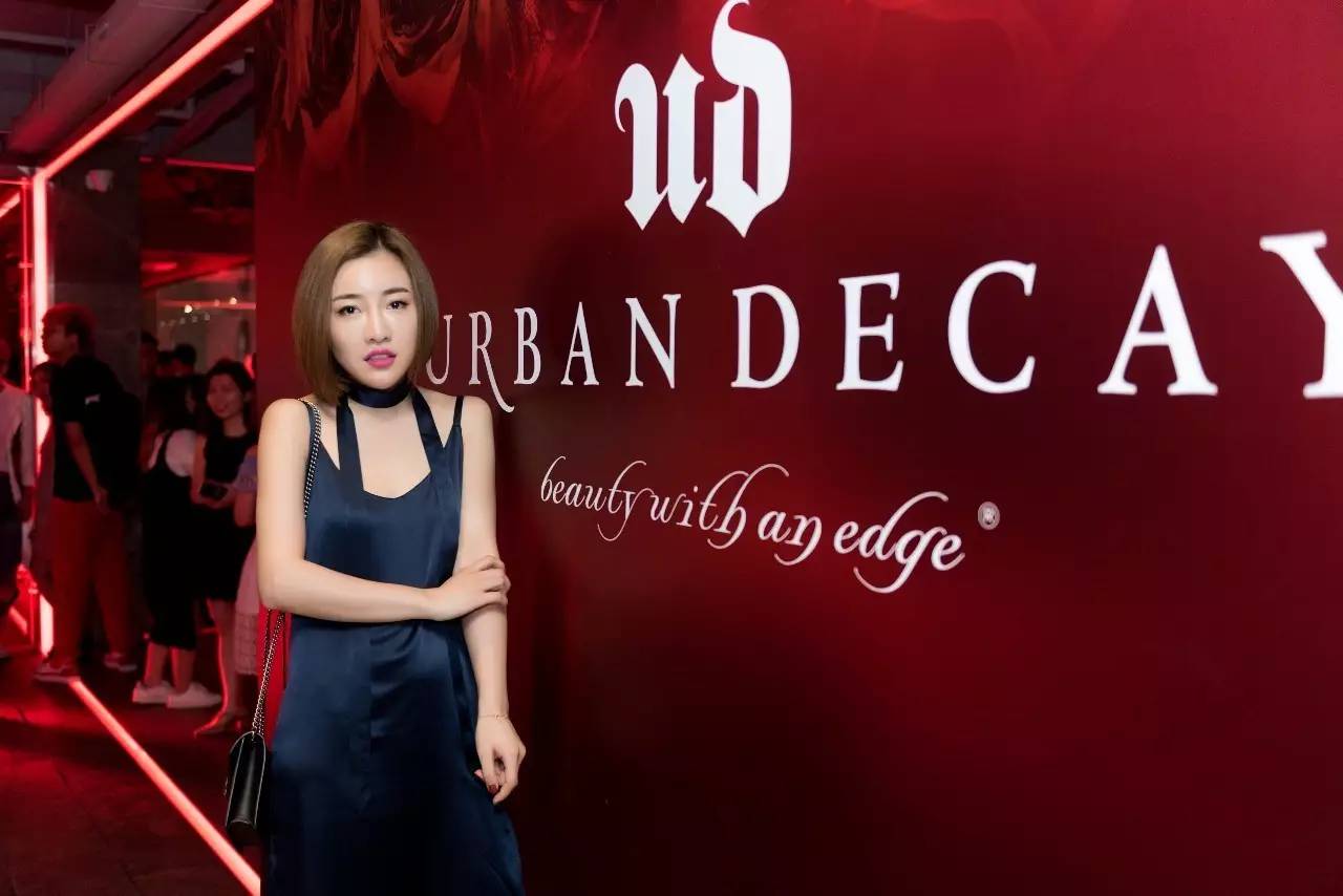 比夏天还热辣的UrbanDecayHeat，youaresoHOT!!!