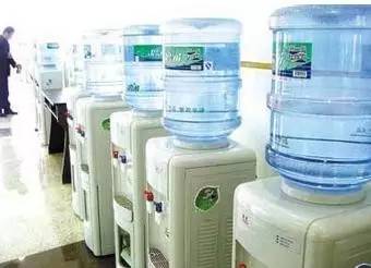 一块的矿泉水和两块矿泉水区别,1块的矿泉水和2块的有什么区别