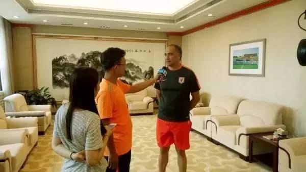 「开场哨」上港青训总监：中国未出现世界级球员的原因在于教练；足协副主席：青训教学大纲年底完成，要像德国一样做青训