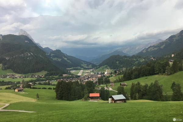 瑞士风光自驾游实景,在瑞士陪你看最美的湖光山色