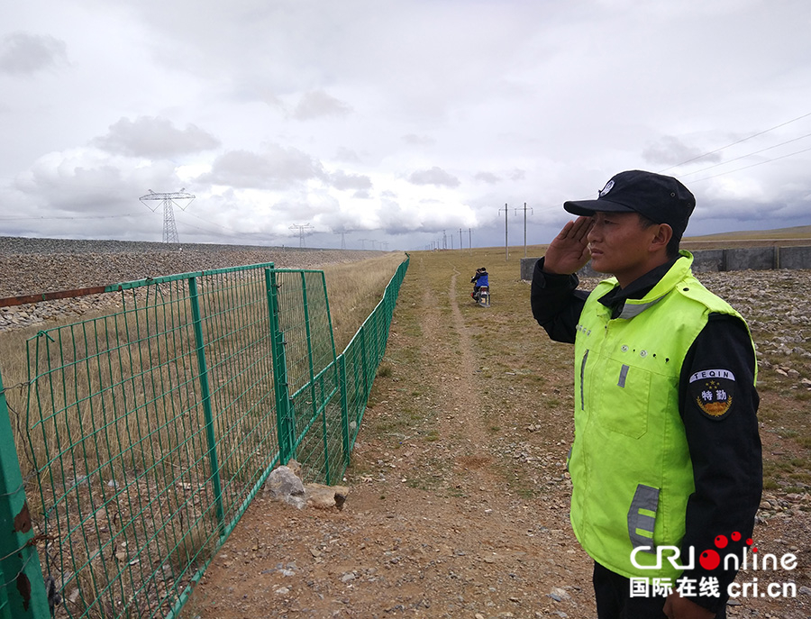 【微观那曲】唐古拉山口的“天路卫士”