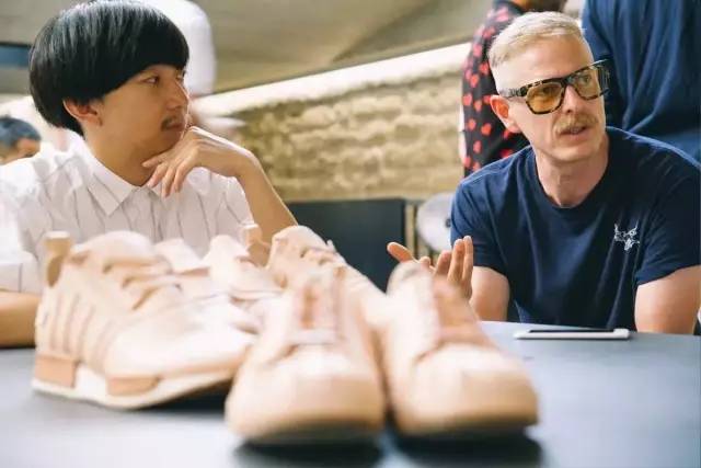 高仿日本鞋,抄袭阿迪达斯的鞋