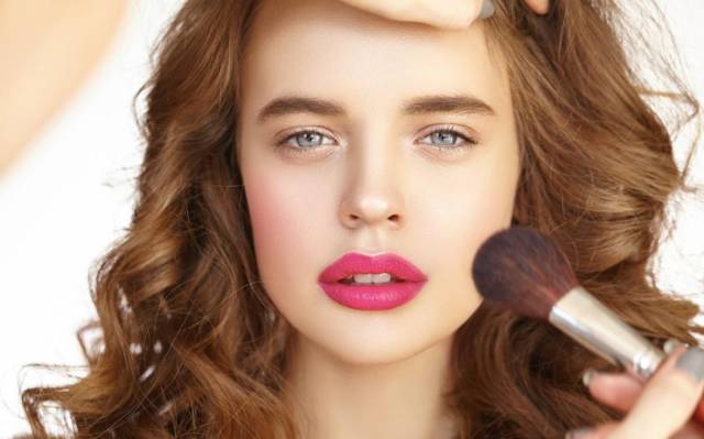 化妆品过敏痘印怎么消除,化妆品过敏脸上长痘怎么消掉