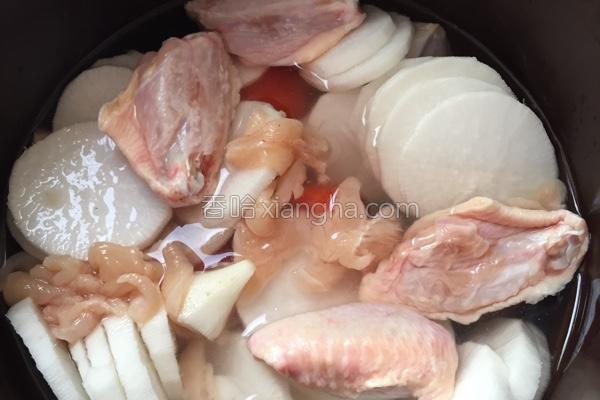 泰式萝卜鸡脚,蘑菇萝卜鸡汤