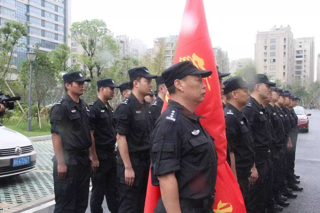 “带队执行任务，除严格执行上级命令外，重要的是要爱兵”——记厦门金砖会晤衢州增援特警领队李浩