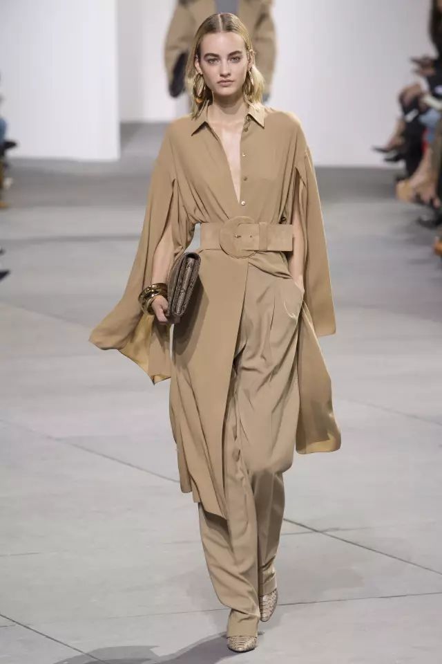 秋冬穿这6个流行色,这5种流行色在冬天穿特显白