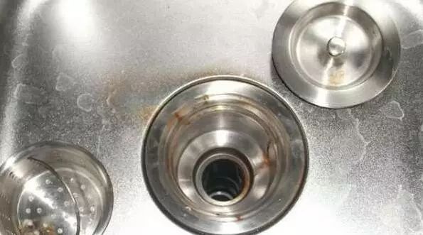 不锈钢水槽生锈了如何除锈,不锈钢水槽生锈的原因及解决方法