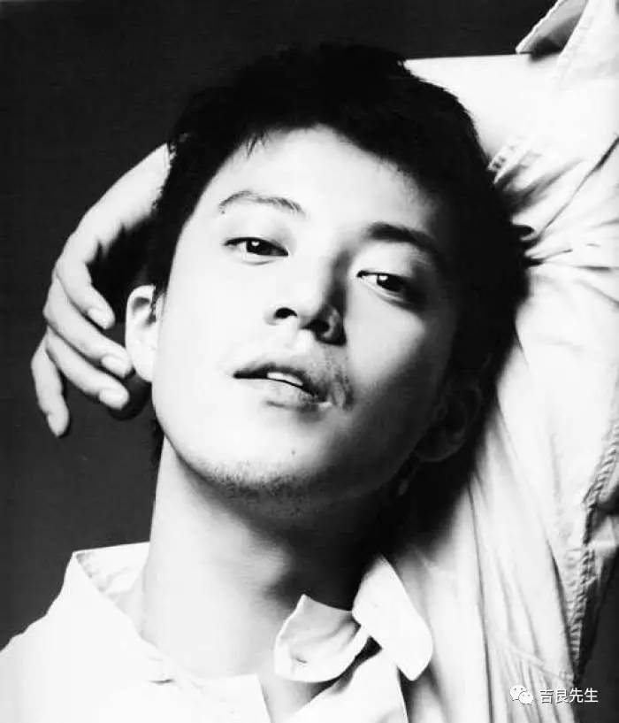 挖鼻孔的男生,挖鼻孔的男人