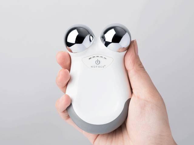 恋物志｜世界顶尖超模在婚礼前，就是用它快速瘦脸、抚平法令纹