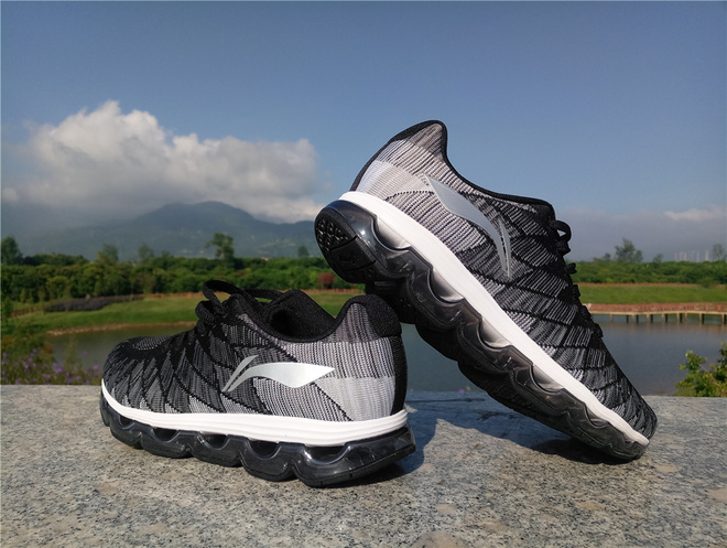 李宁跑鞋大绝影测评,李宁如影随形