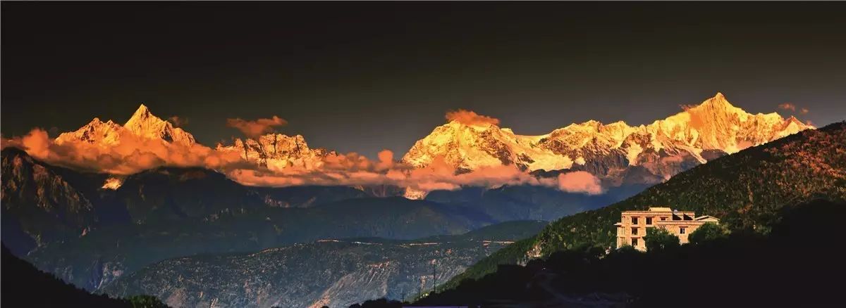 隐居山林烟雨间,自在山间隐居