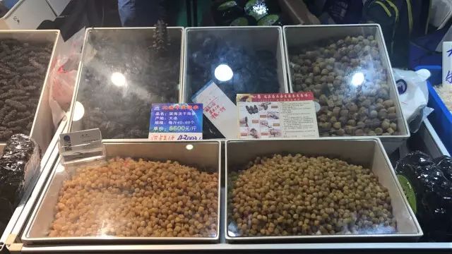 无锡吃货快去!2000多种商品,*疆新**红枣、台湾凤梨酥、阳山糯米饼分分钟抢空……看完只想立刻冲去现场!