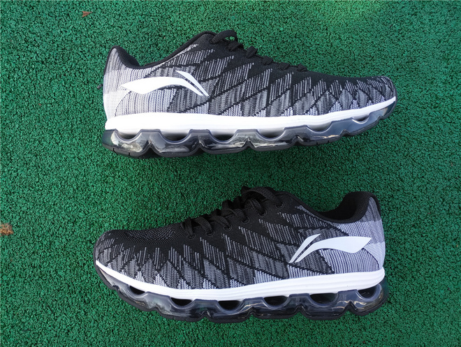 李宁弧型跑鞋,李宁跑鞋大绝影测评