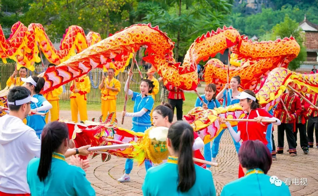 走进中华传统优秀文化,深入感受文化