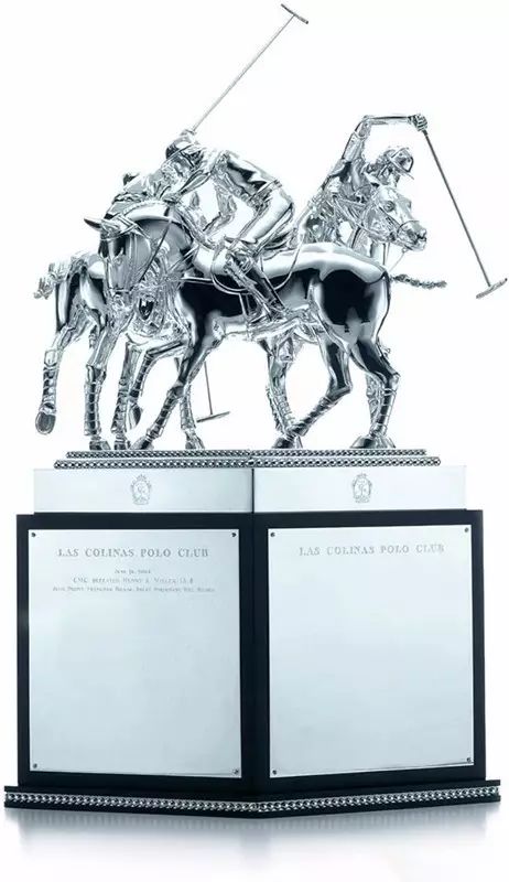 tiffany品牌创始人,tiffany上马奖杯