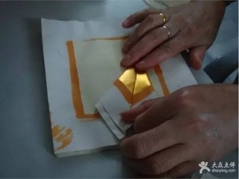 中秋节拜月娘折纸教程视频,黄纸手工折纸菠萝元宝