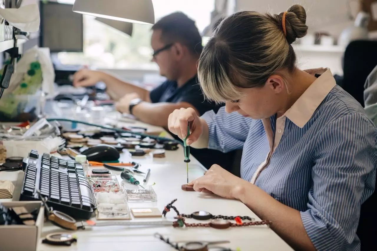 秀恩爱怎么能没有「情侣表」呢？从小众到大牌一次性安利给你