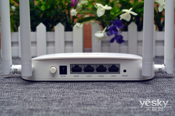 ac1350双频无线路由器评测,jcgax1800m路由器测评
