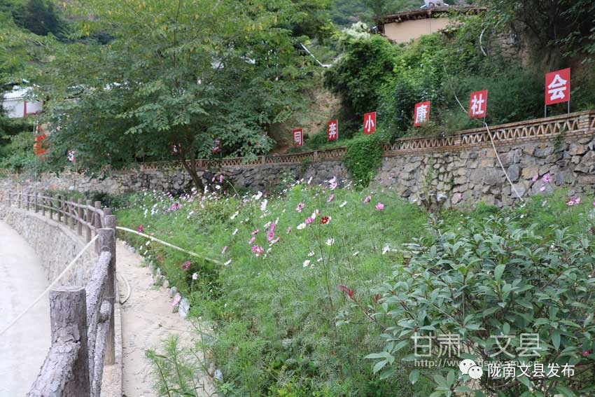 脱贫山村旧貌换新颜,脱贫攻坚展新颜