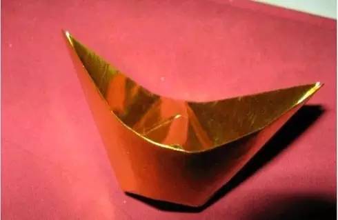 黄纸手工折纸菠萝元宝,中秋节元宝折纸的教程简单又漂亮