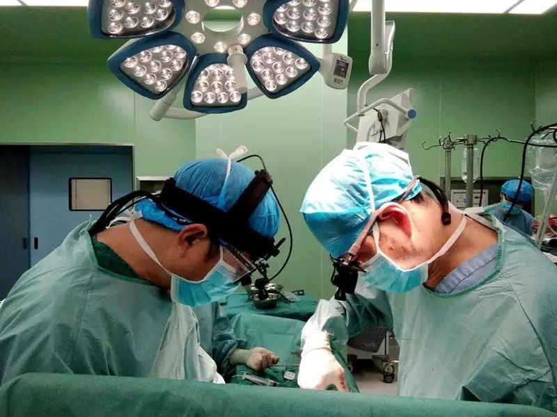 腰椎间盘突出微创案例,20年前的腰椎间盘微创手术