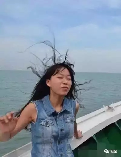 假装有个会拍照的男朋友，就靠它了|钛空舱