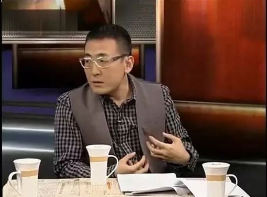 锵锵三人行怎样度过难关,现在还有锵锵三人行么