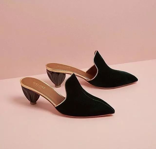 找女友只服冯绍峰，我却心疼赵丽颖找不到一双好鞋~