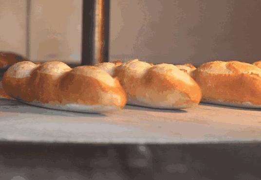 分分钟扫空，南京必吃网红酵母面包店终于盼来啦~足足70+种，雷神巧克力盐之花……杭州人又有口福了