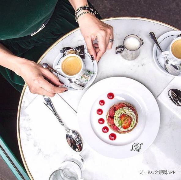 赵丽颖18巴黎时装周,赵丽颖咖啡馆