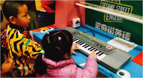 尴了个尬，娃仔爱问的这些问题，柳州很多家长听完都想捂脸逃走……