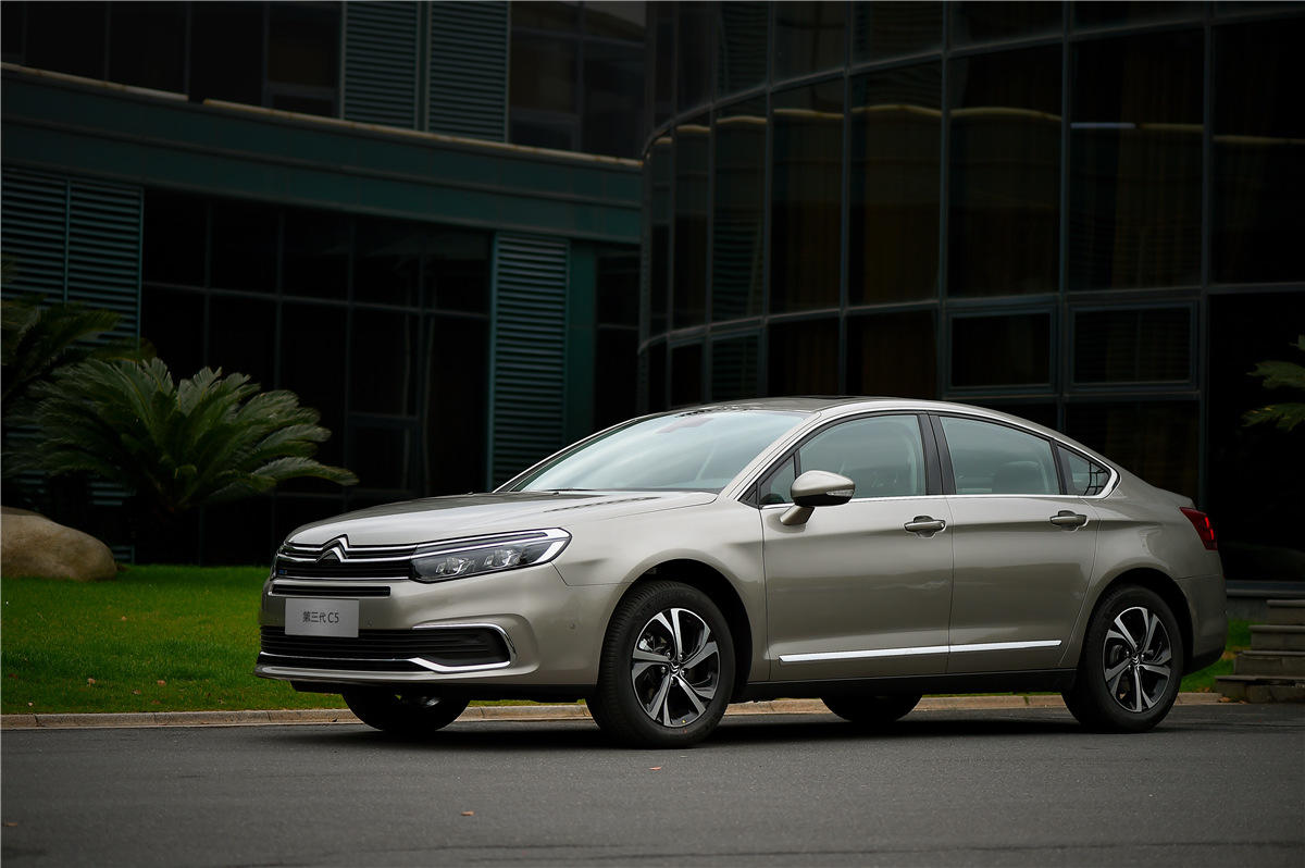 雪铁龙c5天逸1.6t试驾视频,2020款雪铁龙c5aircross试驾