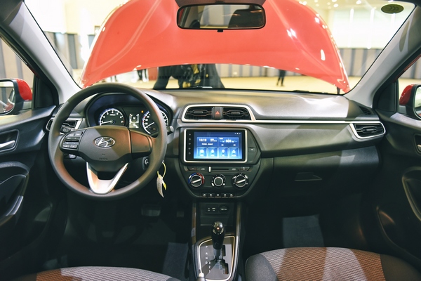 现代瑞纳2018新款车驾车体验,还要什么自行车英语