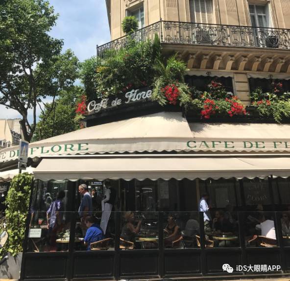 想偶遇赵丽颖吗？在巴黎时装周，她一定会去这十家咖啡馆！