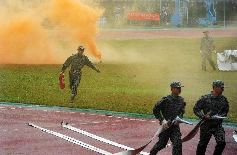 带大闸蟹被安检拦,一袋螃蟹就被安检拦住了
